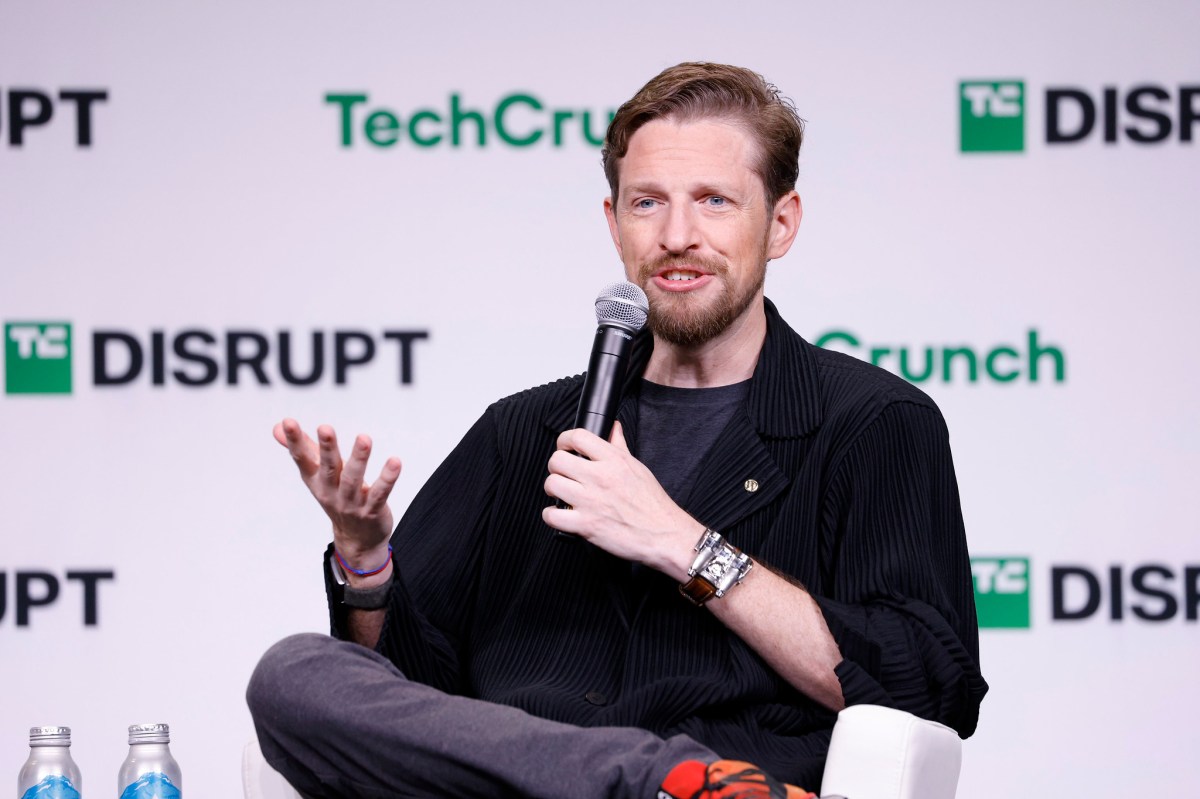 مجلس إدارة Automattic يُجبر الرئيس التنفيذي مات مولينويج على إجازة إجبارية